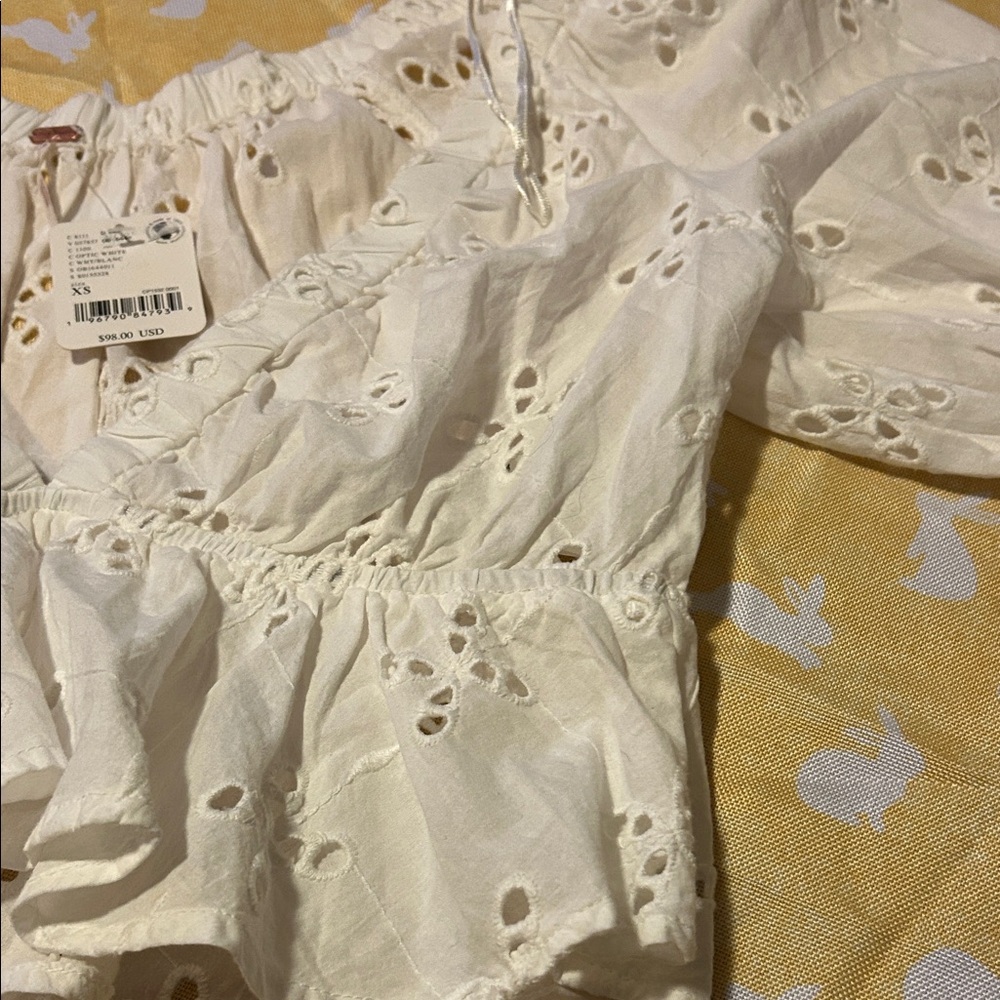 Free People Gardenia White Eyelet V-Neck Cropped Blouse Top NWT Shirt Spring - Picture 9 of 10